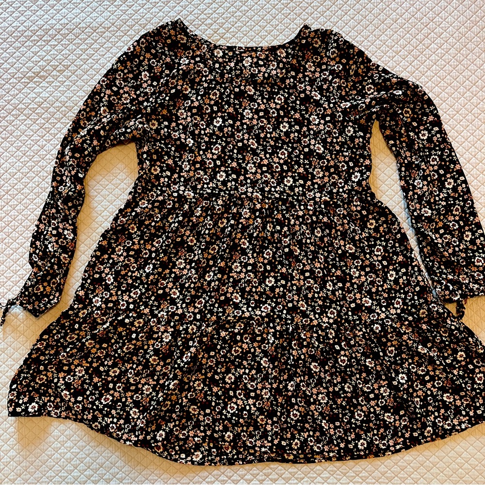 Flowy tiered flower print dress